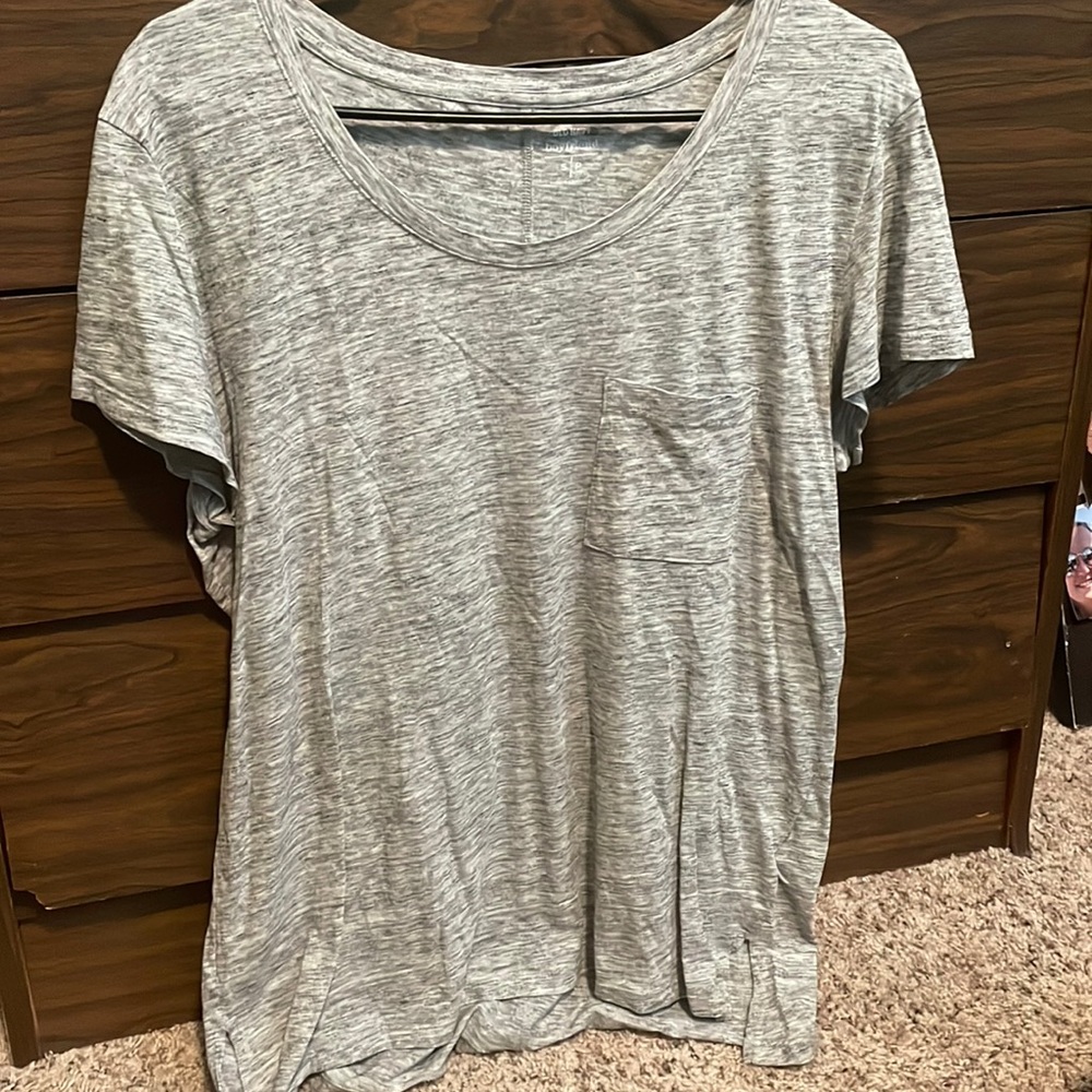 Old navy boyfriend grey pocket tee